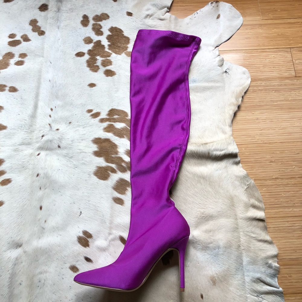 Sexy fuscia boots
